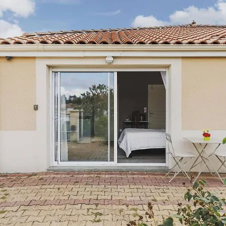 Les Lilas Bed & Breakfast Podensac